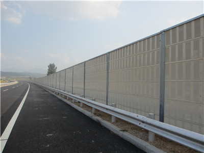 <a href=http://www.zrzx8.net/news_article?news_id=123>隔聲屏障</a>