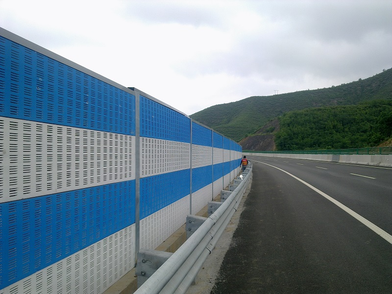 <a href=http://www.zrzx8.net/news_article?news_id=127>聲屏障</a>